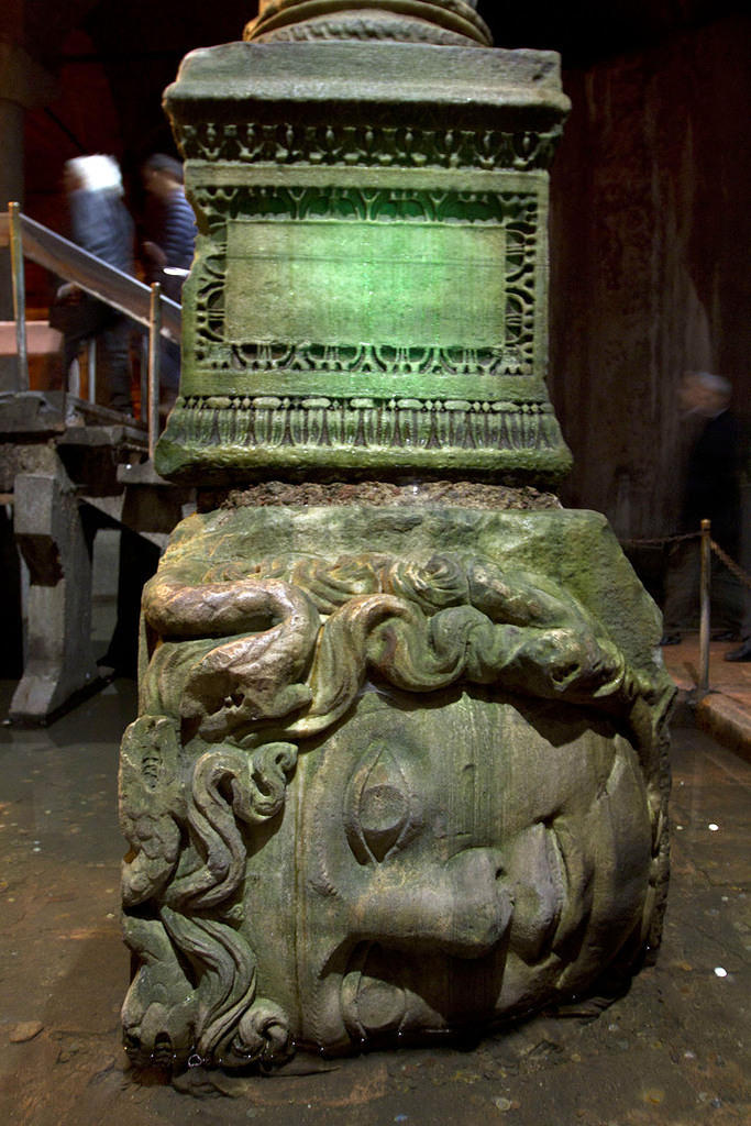 Medusa head, Basilica Cistern