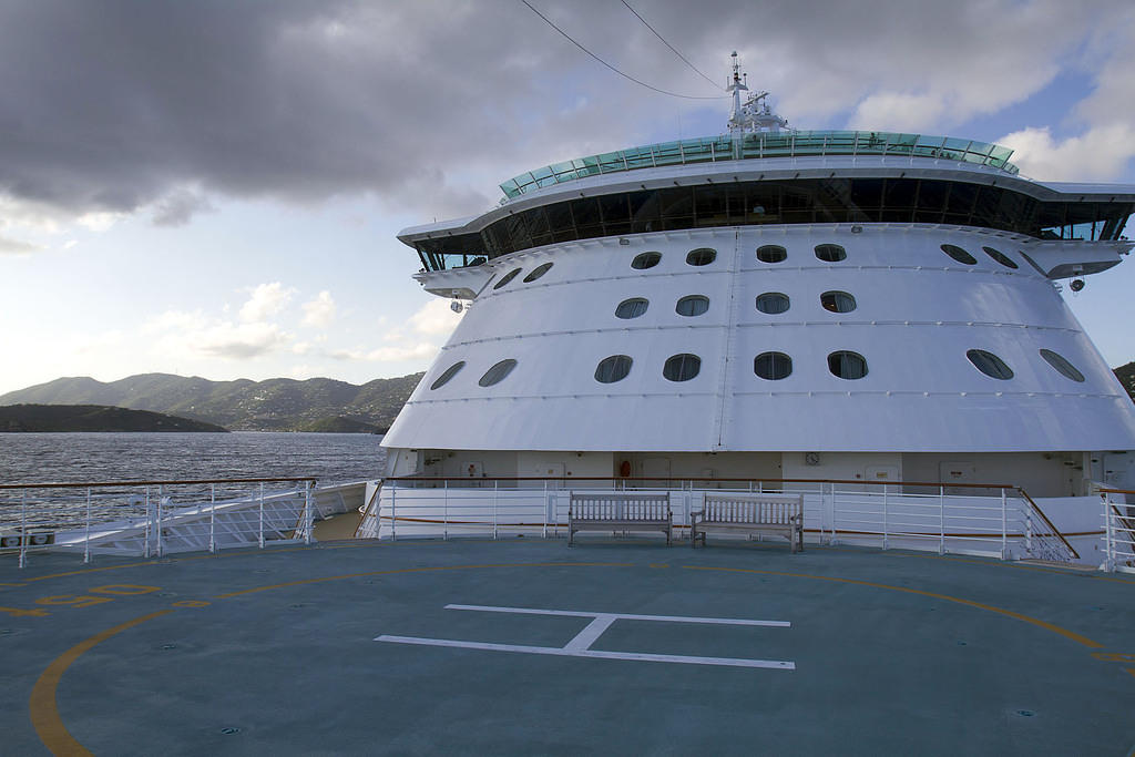 Bow of the Serenade of the Seas